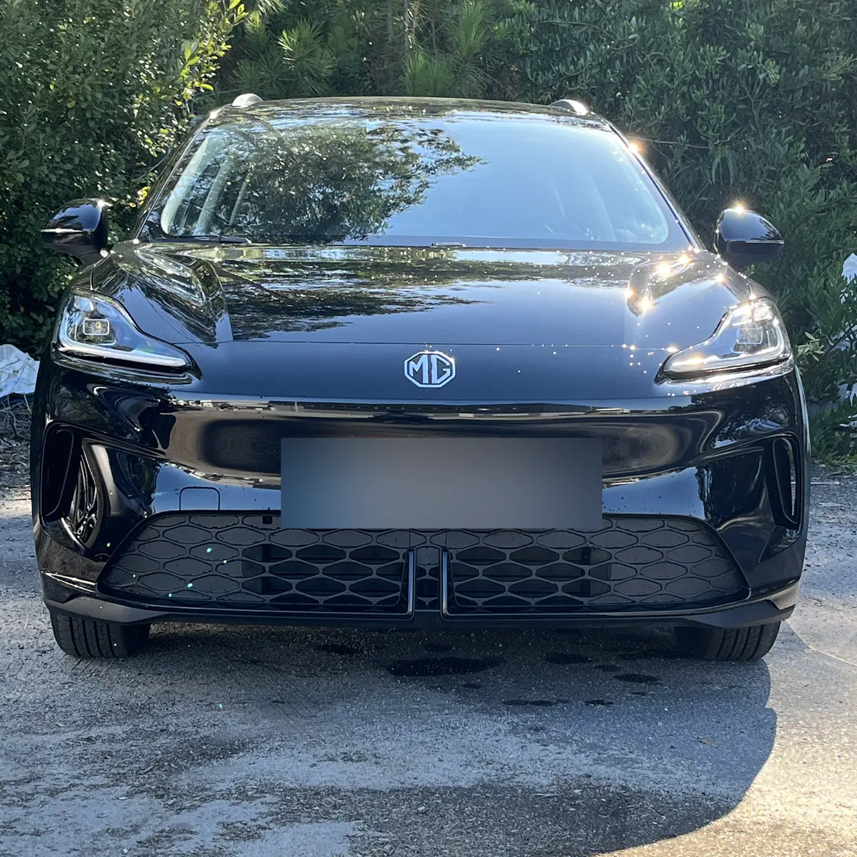 Alugar Carros Viatura elétrica da frota MoveWise vista de frente