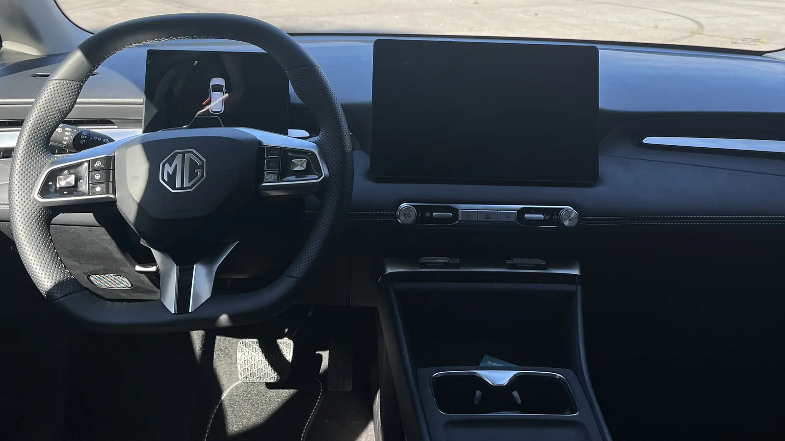 Alugar Carros Painel digital e volante de viatura elétrica MoveWise